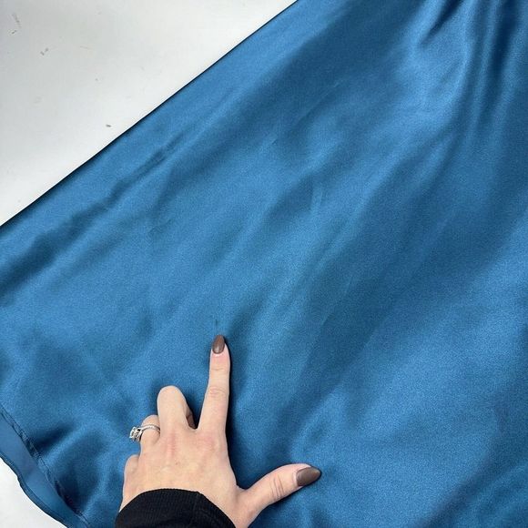 Cachet Teal Plisse Top Satin Formal Gown Dress Long Sleeveless Size 6 Zip Back - Picture 7 of 13